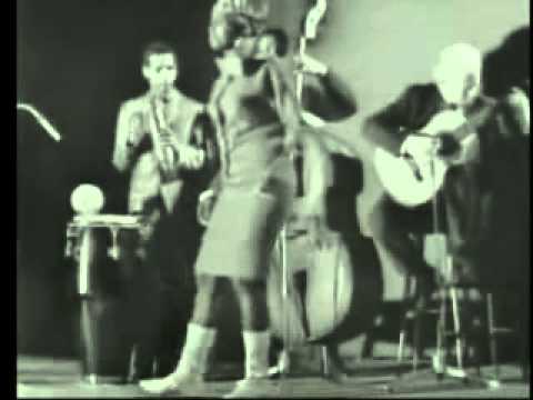 Miriam Makeba - Khawuleza (Live 1966)