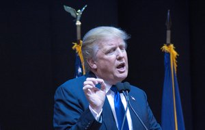 Donald Trump speaking in Manchester, New Hampshire, February 8, 2016