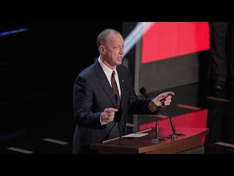 Jim Kelly gets standing ovation before announcing Bills 2nd round pick: 2015 NFL Draft