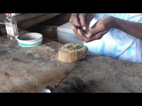 Jamaica 2014: Smoking ganja with the farmers!