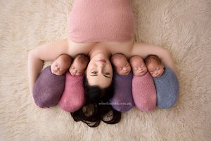 Australian mum reveals quintuplets in photo shoot