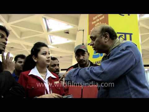 Angry passengers argue with Kingfisher airline staff