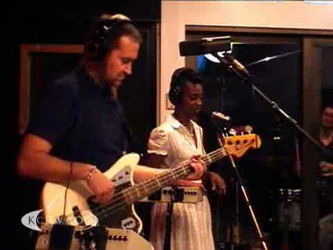 Morcheeba performing "The Sea" live on KCRW