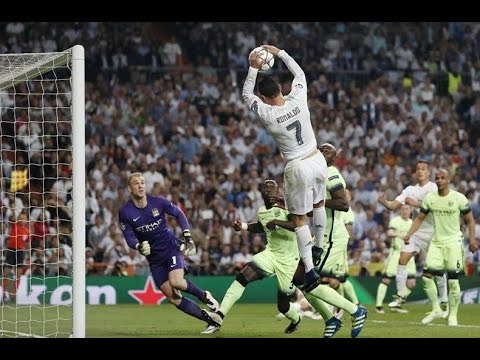 Funny Cristiano Ronaldo 'Slam Dunks' ball in to the net | Real Madrid 1-0 Manchester City