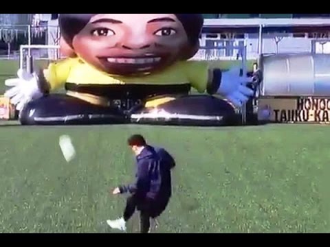 Lionel Messi Beats Giant Robot Keeper  ► Unbelievable Precision ||HD||