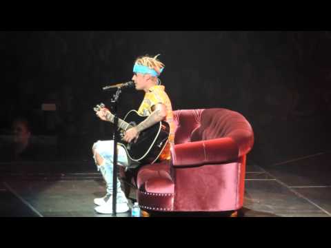 Justin Bieber singing "Cry Me a River" cover in Louisville, KY April 20, 2016