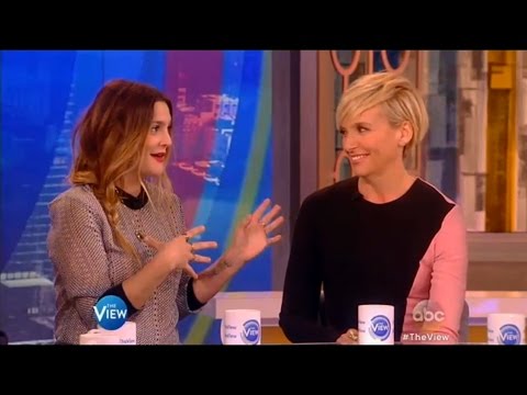 Drew Barrymore and Toni Collette on The View (Nov 6th, 2015)