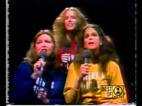 SNL - Gilda Radner, Jane Curtin sing "Fallin for Chevy"