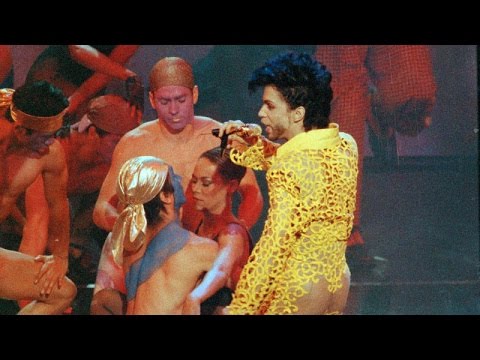 Prince's 1991 MTV Video Awards Performance Is  The Sexiest Thing Ever Aired On TV