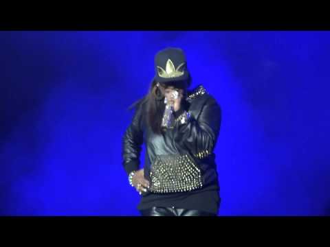 Missy Elliott - The Rain (Supa Dupa Fly) (live at Back2Black, Rio de Janeiro)