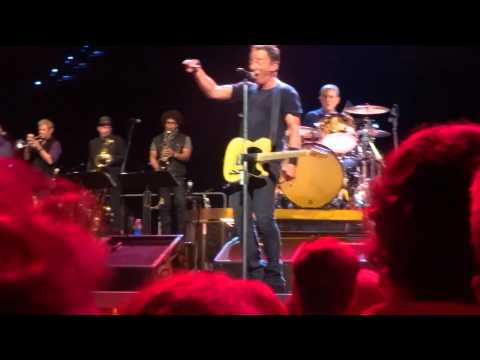 Bruce Springsteen Brisbane 2014/02/26 - The E Street Shuffle