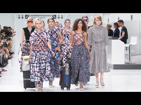 Spring-Summer 2016 Ready-to-Wear CHANEL Show