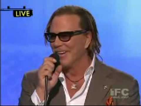 MICKEY ROURKE ACCEPTS SPIRIT AWARD