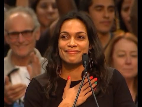 Rosario Dawson Introduces Bernie Sanders