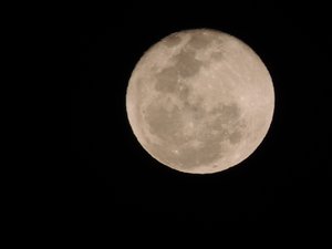 Moon, 03-06-2015 San José, Costa Rica