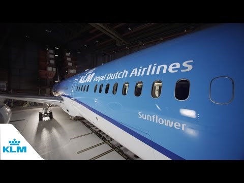 Unboxing the new KLM Boeing 787 Dreamliner