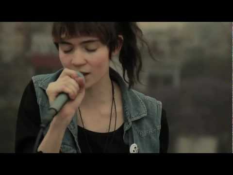 [HD] Grimes - Crystal Ball (Live from a Mexico City's rooftop)