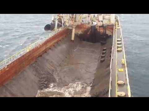 Split Hopper Barge Tiger - Discharging at sea