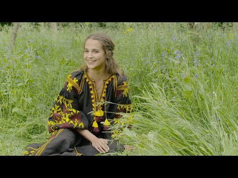 Ex Machina Star Alicia Vikander Talks Embarrassing First Dates