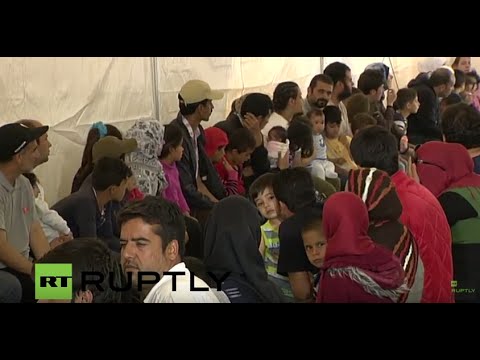 LIVE: Pope Francis visits Greek island of Lesbos - Arrival at Mòria refugee camp