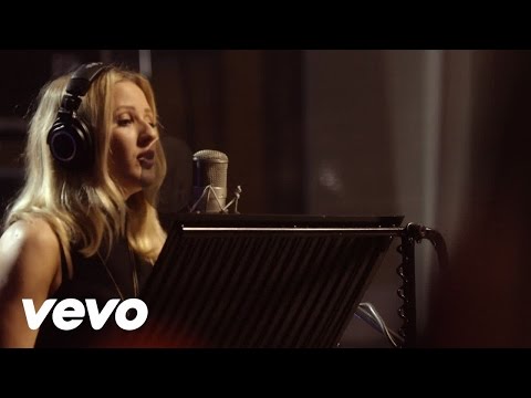 Ellie Goulding - Army - Abbey Road Performance