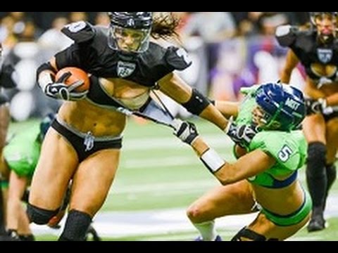 LFL Legends football league GIRLS ATTACK : hits and fights !