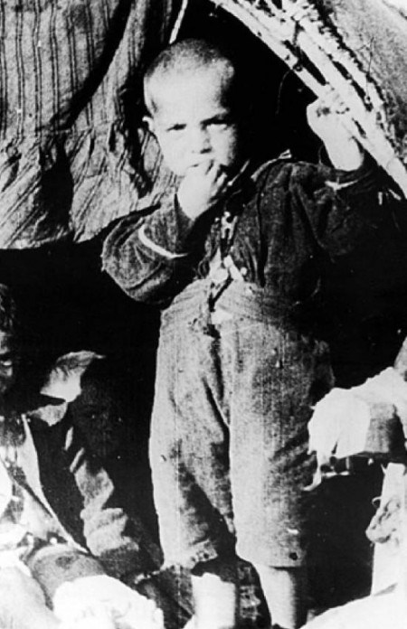 Photo of an unknown boy, which we can imagine to have been Kostas, who went missing in 1992 during the evacuation of ethnic Greek refugees from Smyrna.<br /><br />
Image courtesy of Red Cross Archive, Greece.