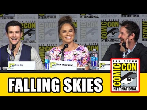 Falling Skies Comic Con 2015 Panel - Connor Jessup, Noah Wyle, Moon Bloodgood, Season 5