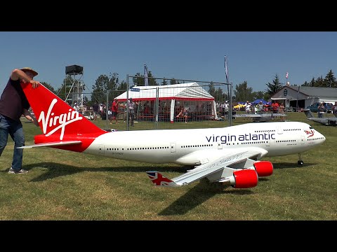 Giant Boeing 747-400 Virgin Atlantic