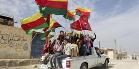 Rojava flags flying