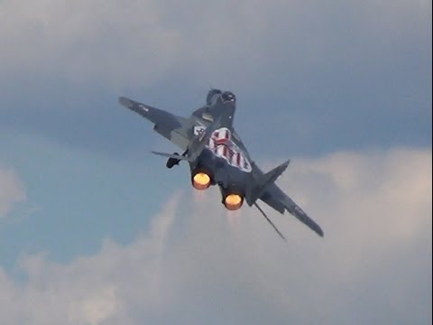 MiG-29 Fulcrum AMAZING POWERFUL Display @ ILA Berlin Air Show 2014! (1080p)