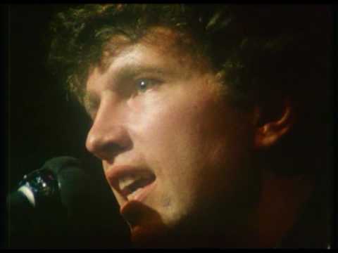 Tom Robinson - Glad To Be Gay (Secret Policeman's Ball)