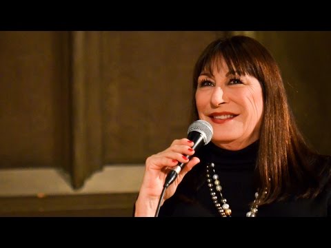 Anjelica Huston: "Watch Me"