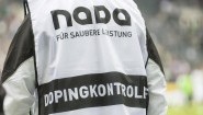 Ein Doping-Kontrolleur in der Fußball-Bundesliga (imago Sportfoto)