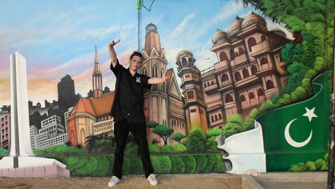 Meet Sebastian Schmidt, the German graffiti artist who just painted a Welcome mural for Karachi&#039;s visitors