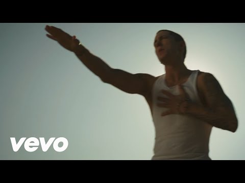 Eminem - Love The Way You Lie ft. Rihanna