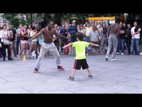 Street Performers, Downtown Brooklyn New York