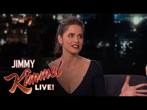 Amanda Peet Imitates Jon Snow