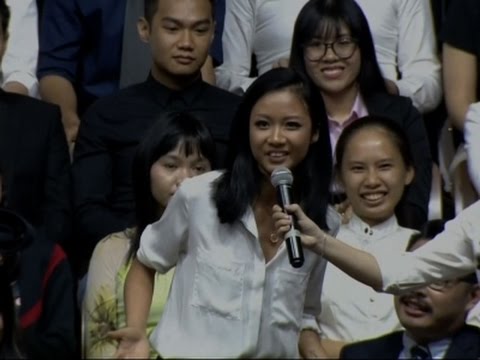 Vietnamese Rapper Raps for Obama