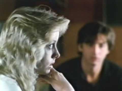 Cherie Currie & Robert Carradine in Wavelength (1983)