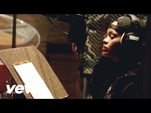 Rihanna - Bitch Better Have My Money (In Studio Behind The Scenes) (Explicit)