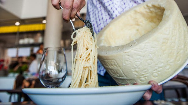 Spaghetti cacio e pepe at Molto in Kingston.