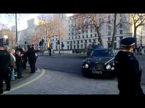 Queen ERII arrives at No. 10 Downing Street, 18 Dec 2012