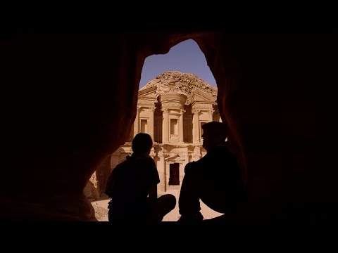 Classroom in Petra: 800 Steps to Becoming an Archaeologist