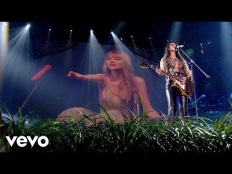 Paula Fernandes, Taylor Swift - Long Live