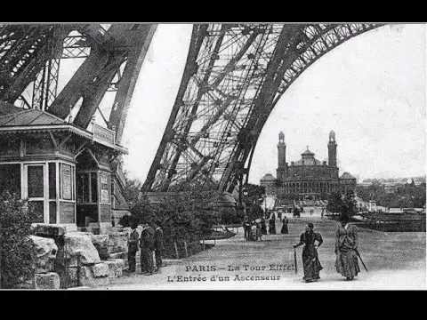 La construction de la Tour Eiffel  - Paris - France