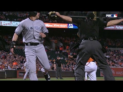 NYY@BAL: Ellsbury scores on a double steal