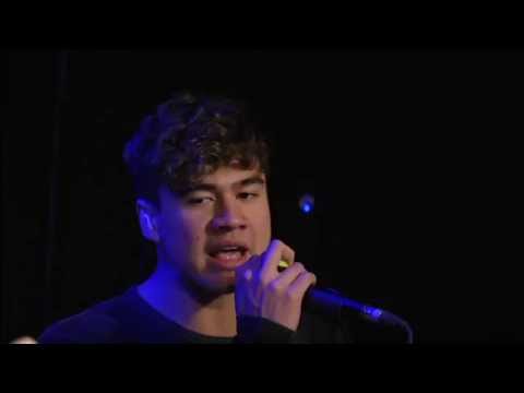 5 Seconds of Summer Covers "American Idiot" On The Howard Stern Show