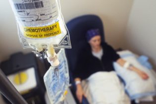 Berkeley Doctor Claims People Die From Chemotherapy, Not Cancer [Watch]