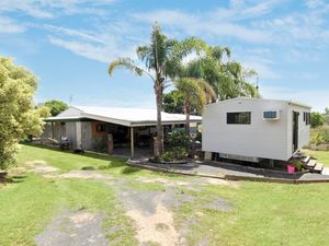 THE HORSE PROPERTY YOU&#39;VE BEEN WAITING FOR... !
